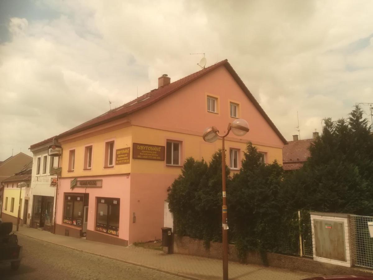 Apartmany Pod Baruncinou Skolou Česká Skalice Dış mekan fotoğraf
